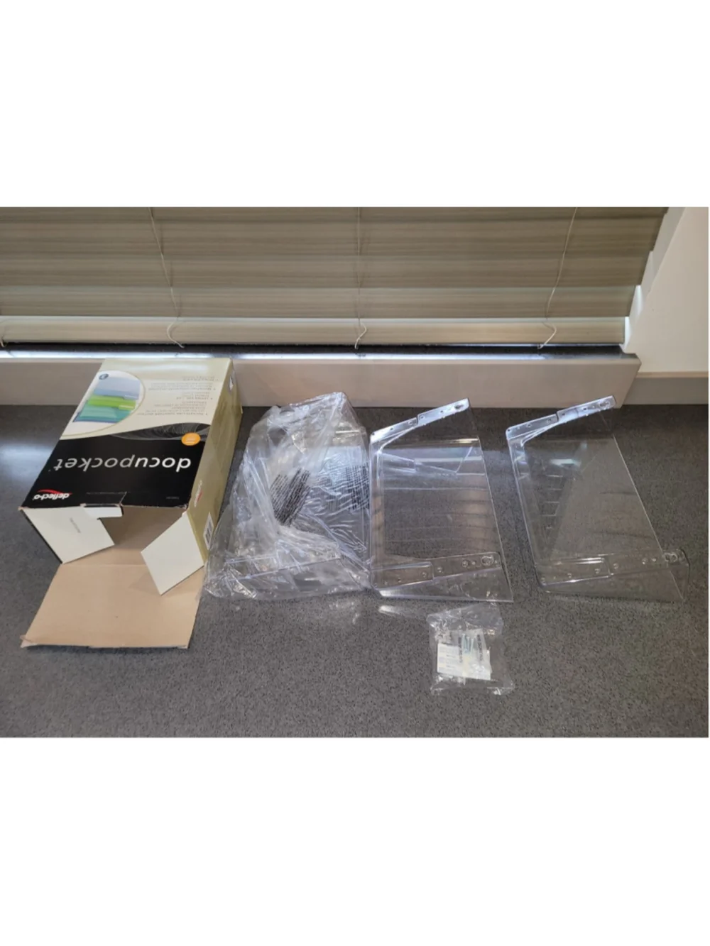 Deflecto DocuPocket Wall Mount File Holder 3 Pocket Letter Size Clear NEW NIB